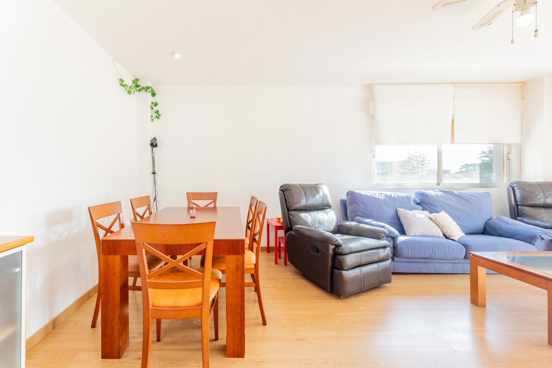 4-Zimmer-Wohnung mit Pool
